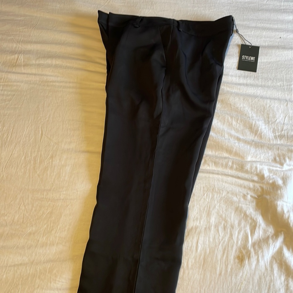Ladies blk trousers from StyleWe flat front pockets size 10
